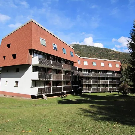 Apartment Ski-in/ski-out 4 Pers. Avec Piscine, Jardin Et Parking A La Salle Les Alpes - Fr-1-330f-62 *