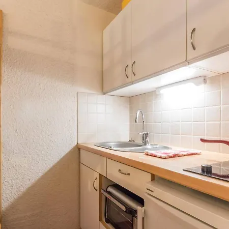 Apartment Ski-in/ski-out 4 Pers. Avec Piscine, Jardin Et Parking A La Salle Les Alpes - Fr-1-330f-62