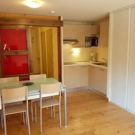 Ski-in/ski-out 4 Pers. Avec Piscine, Jardin Et Parking A La Salle Les Alpes - Fr-1-330f-62 Apartment *