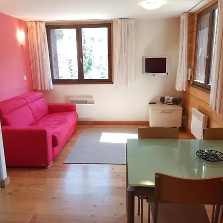 Apartment Ski-in/ski-out 4 Pers. Avec Piscine, Jardin Et Parking A La Salle Les Alpes - Fr-1-330f-62